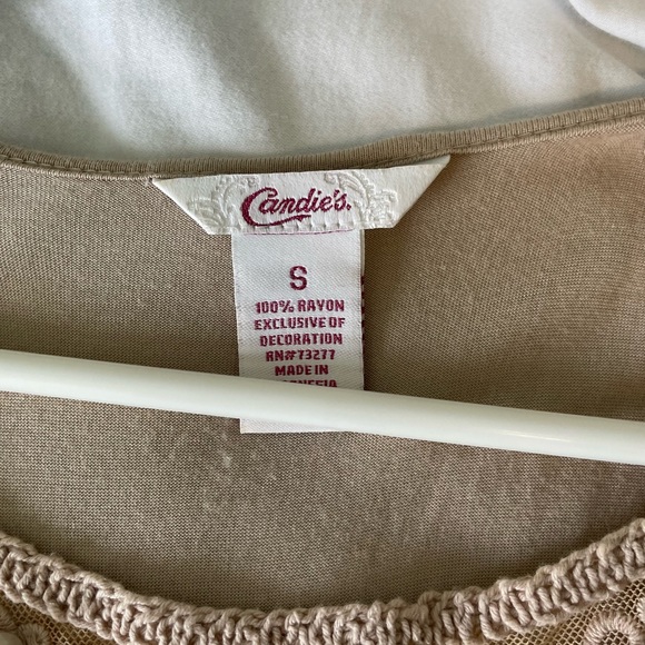 Bundle of 2 SALE - price drop 2 juniors Candies brand tops VGUC - Picture 2 of 4